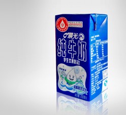 学生纯牛奶